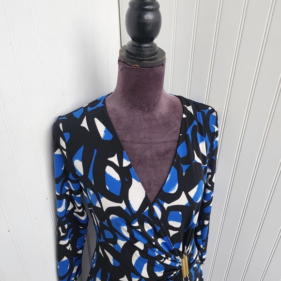 Calvin Klein Black and Blue Sheath Dress with V-Neck and 3/4 Sleeves - Picture 3 of 15